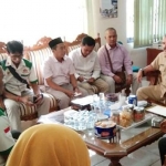 Para pegiat sosial dan LSM mendatangi kantor Inspektorat di Jalan Ir H Juanda, Kepel, Kecamatan Bugul Kidul, Kota Pasuruan.