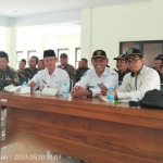 Para kepala desa di wilayah Kecamatan Gempol saat mengikuti sosialisasi tahapan pilkades di aula kantor kecamatan setempat, Rabu (10/5/2023).