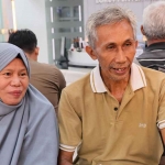 Warga Bekasi saat melakukan pendaftaran tanah secara mandiri.

