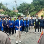 Aksi yang digelar PMII di PN Situbondo.