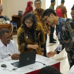 Pj Wali Kota Kediri saat meninjau pelaksanaan tes PPPK. Foto: Ist