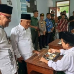 Foto ilustrasi Menteri Haji dan Umrah bersama Prof Dr KH Asep Saifuddin Chalim, MA, meninjau program Makan Bergizi Gratis (MBG). Foto: bangsaonline
