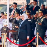 Gubernur Khofifah di upacara Sumpah Pemuda ke-97.