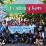 Rombongan dari Desa Karangrejo, Kecamatan Ngasem, Kabupaten Kediri, saat berada di Kampung Wisata Bendung Lepen Gajah Wong, Yogyakarta. Foto: Ist