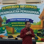 Kepala BPJS Kesehatan Cabang Mojokerto saat memberi penjelasan.