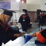 Alfiyatul Khairiyah, wisudawati lulusan sarjana berprestasi dari Program Studi Sosiologi Fakultas Ilmu Sosial dan Ilmu Budaya (FISIB) UTM pada Wisuda XXVII Semester Gasal Tahun Akademik 2019/2020 dengan IPK 3,67. (foto: ist)