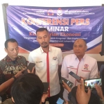 Konferensi pers terkait seminar yang digelar Mahasiswa Cinta Tanah Air bersama Askonas di Unesa Ketintang, Surabaya.