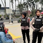 Polwan Jenggala Presisi saat menggelar patroli.