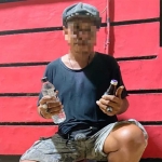 Pelaku beserta barang bukti yang diamankan petugas dari Polsek Purworejo.