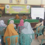 Suasana sosialisasi pengembangan minat dan budaya baca oleh Dinas Perpustakaan dan Kearsipan (Dispusip) di Desa Kedungsalam, Selasa (22/10).