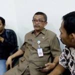 Kepala Bapemas Tuban, Mahmudi, saat memberikan keterangan. 