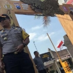 Gapura Cinta Negeri Polres Kediri Kota Siap menyambut masyarakat saat masuk ke Mako. foto: Arif Kurniawan/ BANGSAONLINE