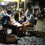 Petugas saat mendata pelaku balap liar