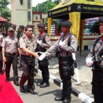 Kapolda Jatim Irjen Pol Machfud Arifin saat kunjungan kerja di Polres Gresik .foto: syuhud/bangsaonline