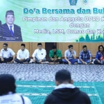 UNTUK BANGSA: Doa bersama yang digelar DPRD Sidoarjo, di gedung DPRD Sidoarjo, Rabu (22/5) petang. foto: ist