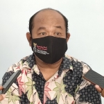 Khoirudin saat memberi keterangan kepada wartawan di rumahnya di Kelurahan Bujel, Kecamatan Mojoroto, Kota Kediri, Senin (30/8). foto: MUJI HARJITA/ BANGSAONLINE