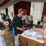 Suasana pemungutan suara Pemilu 2024 di salah satu TPS di Kota Batu