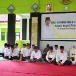 BEBER. Bupati Tuban H Fathul Huda ketika membeberkan beberapa prestasi Pemkab Tuban dan sosialisasi terkait kerawanan dalam pilkada. (foto: suwandi/BANGSAONLINE)