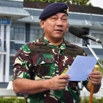 Dan Lantamal IX Ambon Laksamana Pertama TNI Antongan Simatupang memimpin Apel Khusus di Lapangan Apel Mako Lantamal IX Ambon.