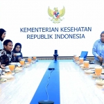 Gubernur Khofifah ketika bertemu dengan Menko PMK, serta Menteri Kesehatan di Jakarta.