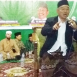  Dr KH Asep Saifuddin Chalim, MA, saat memberikan taushiah politik di Sidotopo Surabaya, Senin malam (11/2/2019). foto: bangsaonline.com
