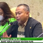 H. Syafiuddin, S.Sos, Anggota Komisi V DPR RI asal Dapil Jawa Timur XI (Madura) saat rapat kerja dengan Menteri PUPR.