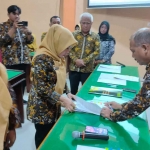 Jajaran Dinsos P3A Kota Mojokerto saat melakukan penandatanganan PK atau Perjanjian Kinerja.