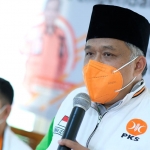 Kang Irwan, Ketua DPW PKS Jatim mengapresiasi DPD PKS yang melaksanakan vaksinasi massal. foto: ist.
