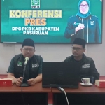 Dewan Pengarah Pasangan Gus Mujib - Ning Wardah, H. M. Sudiono Fauzan, saat menyampaikan hasil survei LSI.