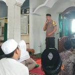 Kapolres Pamekasan AKBP Teguh Wibowo saat giat Safari Jumat.