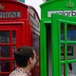 warna cerah, dan mengandalkan solar cell, bisa menjadikan kox telepon umum jadi tempat ngecas ponsel. foto:repro bbc