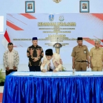 Wakil Wali Kota Pasuruan, Adi Wibowo, saat menandatangani perjanjian kerja sama bidang hukum.
