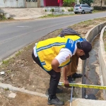Pembangunan drainase di ruas Jalan Raya Codo–Garotan, Kecamatan Wajak, Kabupaten Malang. 