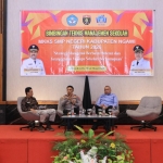 Kapolres Ngawi bersama Kajari saat memberikan materi di depan MKKS SMP
