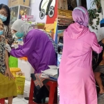 Petugas lakukan sweeping di rumah-rumah penduduk, dengan target lansia yang belum divaksin.