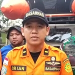 Koordinator Pos SAR Trenggalek Brian Gautama memberikan keterangan.