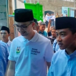 Calon wakil presiden dari Koalisi Indonesia Maju, Gibran Rakabuming Raka, saat berkunjung ke Pondok Pesantren Amanatul Ummah Pacet, Kabupaten Mojokerto.