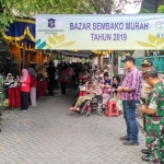 Pemkot Surabaya berkolaborasi dengan beberapa dinas menggelar bazar sembako murah yang mulai dibuka sejak hari ini, Rabu (1/5/2019) di Sentra Wisata Kuliner (SWK) Siwalankerto. foto: ist
