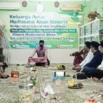 SAMBUTAN: Prof Akhmad Muzakki menghadiri silaturahmi santri dan alumni Madrasatul Alsun, Sabtu (18/6/2022). foto: ist.