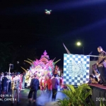 Pj Bupati Pamekasan Fattah Jasin saat melepas Festival Musik Daul Carnival 2018.