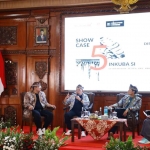 Pembicara dalam Talkshow Show Case di Rumah Rakyat Kota Mojokerto.