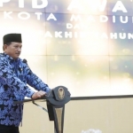 Wali Kota Madiun Maidi saat memberikan pengarahan dalam acara PPID Award dan refleksi akhir tahun.