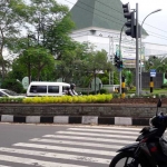 Taman-taman Kota terus diperbaiki dengan anggaran miliaran rupiah agar Gresik makin indah. foto: SYUHUD/BANGSAONLINE