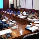 PENDALAMAN: Komisi B ketika mempelajari program masing-masing SKPD di RPJMD 2016-2021. foto: syuhud/ BANGSAONLINE
