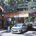 Warga buka portal di Bendungan Lahor, Kecamatan Karang Kates, Kabupaten Malang.