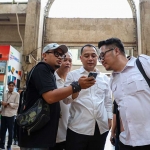 Wali Kota Surabaya Eri Cahyadi melakukan inspeksi mendadak (sidak) di eks Hi-Tech Mall, Rabu (25/6/2025).