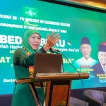 Ketua Umum PP Muslimat NU, Khofifah Indar Parawansa, saat memberi sambutan.