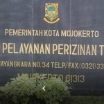 Kantor DPMPTSP Kabupaten Mojokerto.