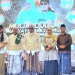 Calon Gubernur Jatim Khofifah Indar Parawansa saat menghadiri Multaqo Ulama se-Jatim. Foto: DEVI FITRI AFRIYANTI/ BANGSAONLINE