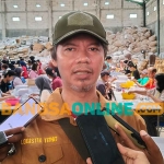 Ketua KPU Kota Kediri, Reza Cristian, saat memberi keterangan kepada awak media. Foto: MUJI HARJITA/BANGSAONLINE